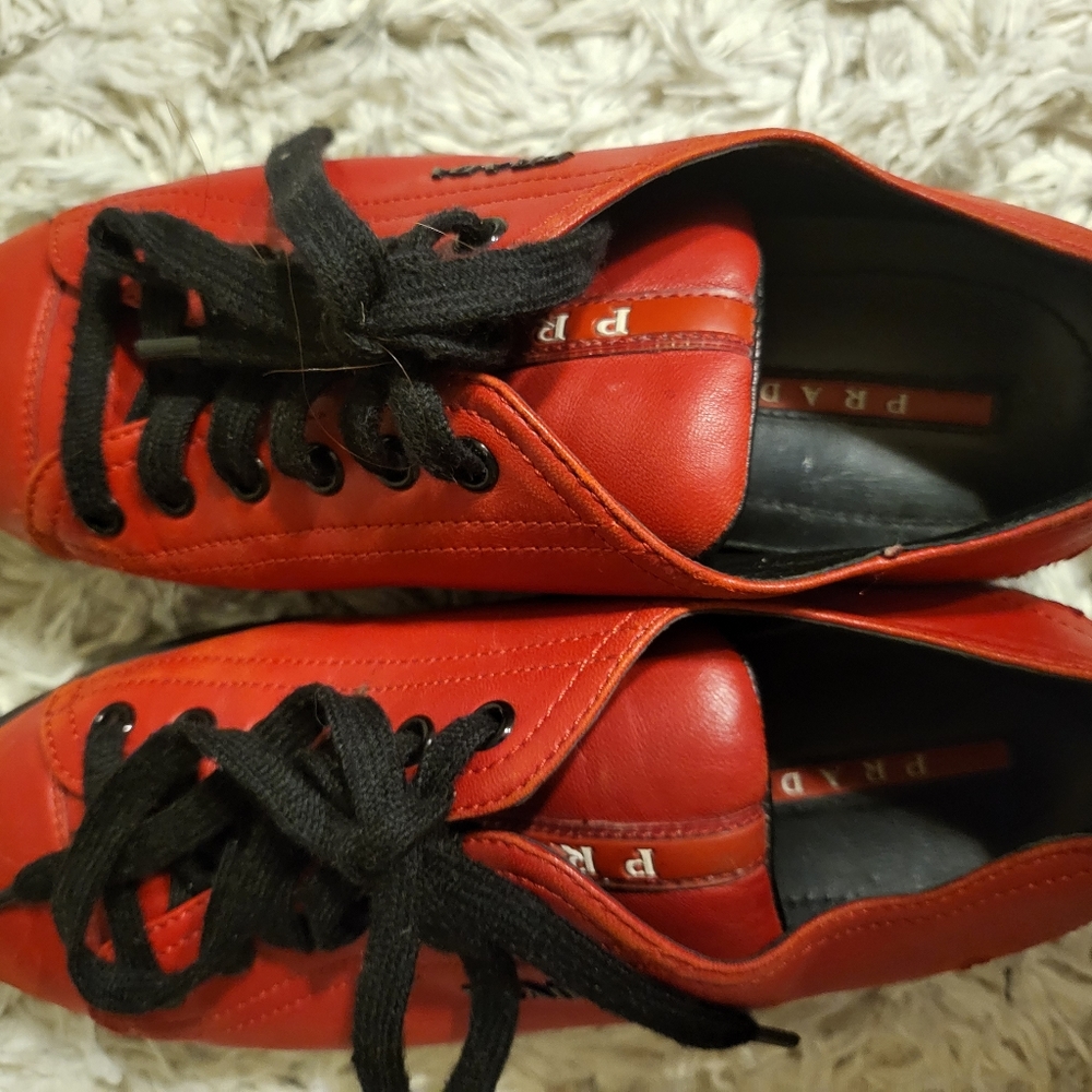 100% AUTHENTIC VIBRANT RED  PRADA LEATHER SNEAKERS TRAINERS UNISEX ADULTS KIDS